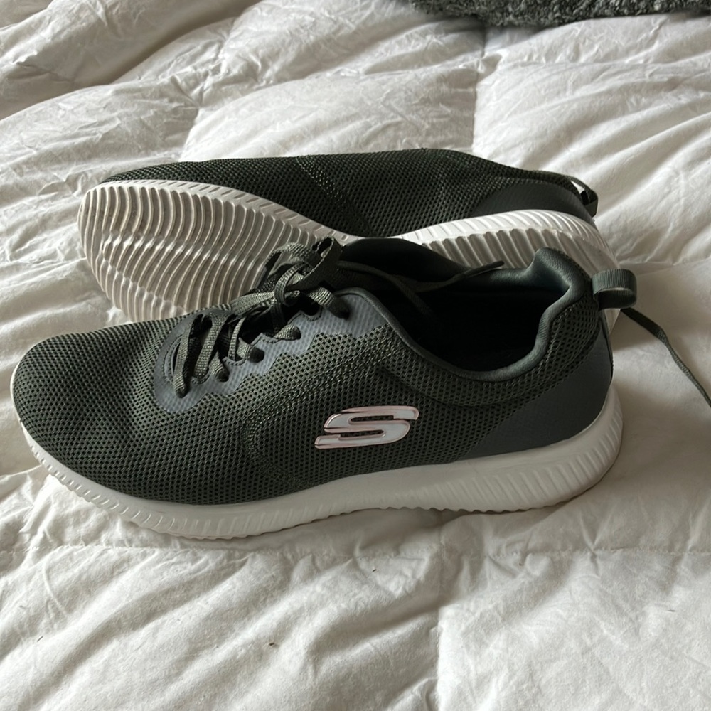 Almost new memory foam sneakers